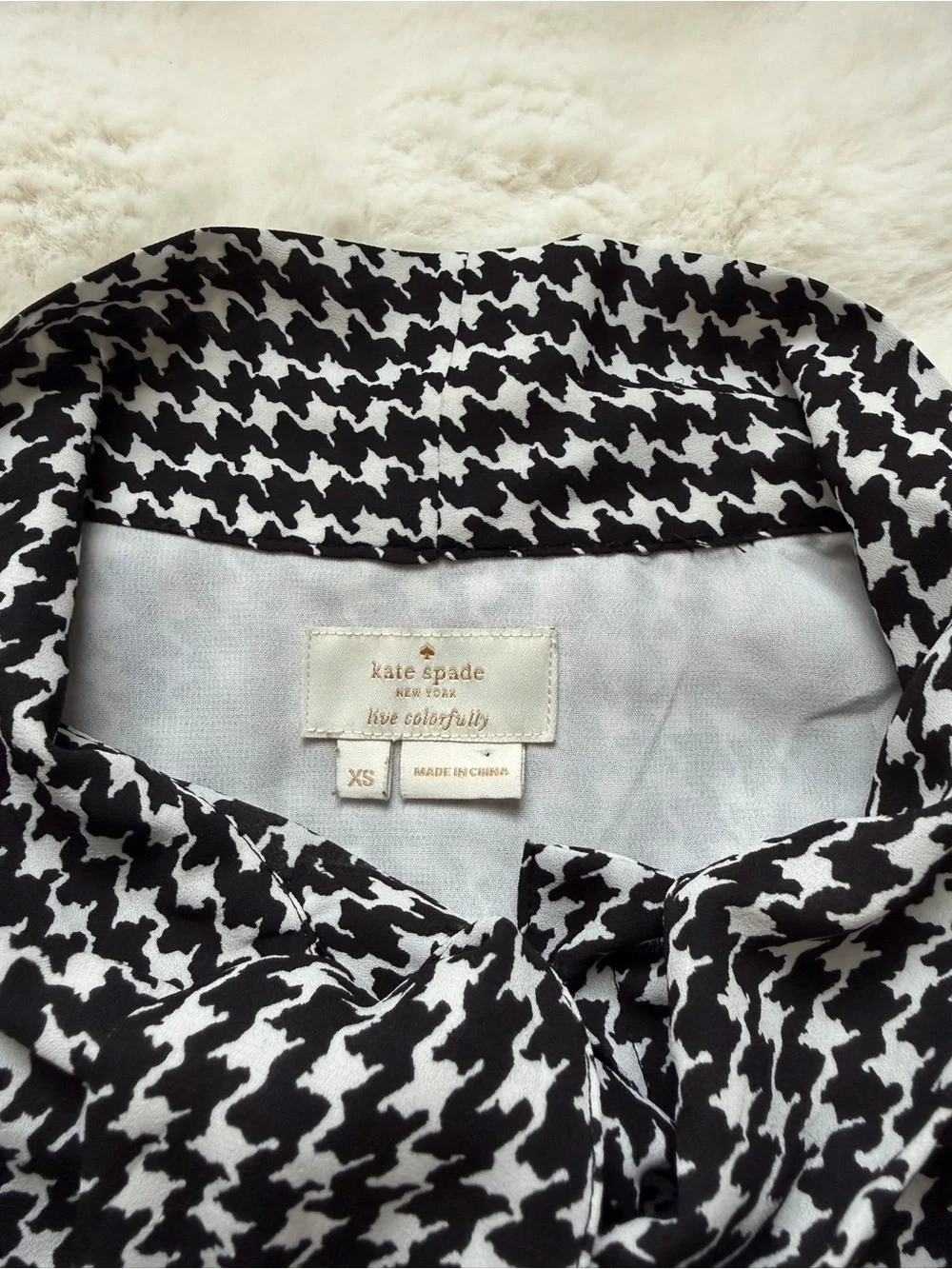 Kate Spade New York Black and White Houndstooth Tie-Neck Blouse - XS